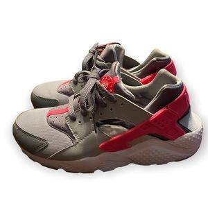 Nike Huarache Grey/ Pink Sneakers